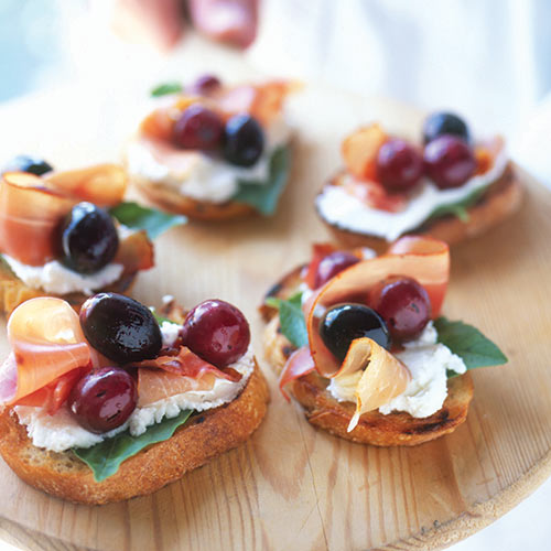 Grape and prosciutto appetizers