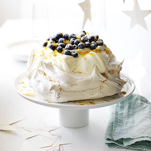 Pavlova with blueberries and cheat's praline