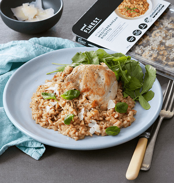 Mediterranean risotto with chicken and rocket