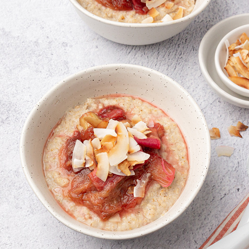Vanilla porridge with rhubarb