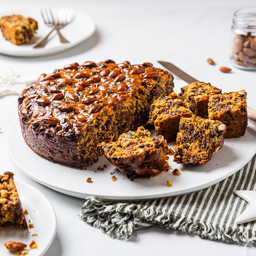 Easy Christmas cake | New World