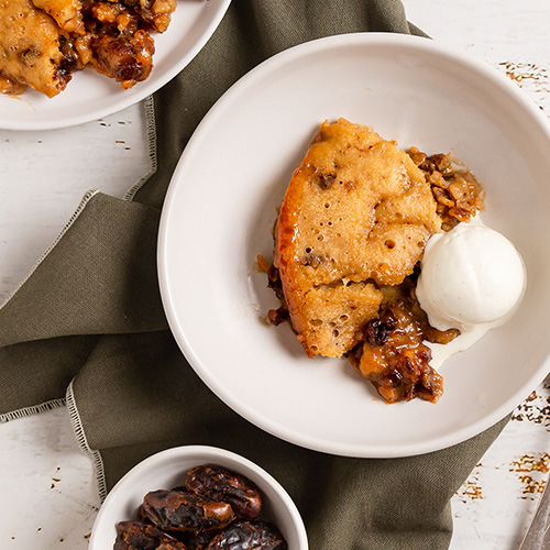 Slow cooker sticky date pudding
