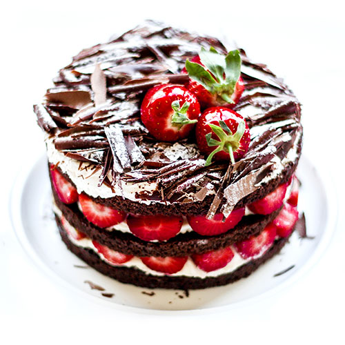 Chocolate & strawberry cream layer cake