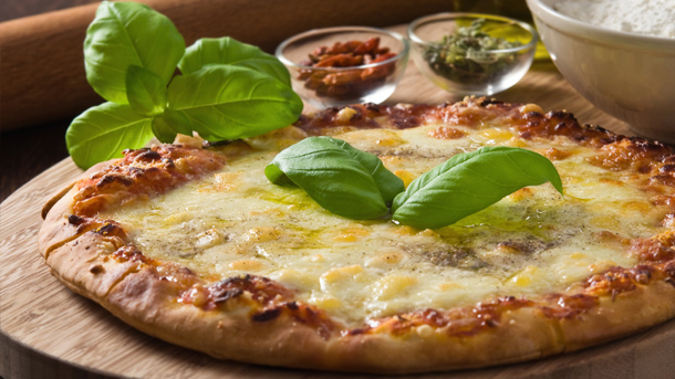 pizzabiancawithtomatosalad