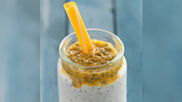 passionfruitvanillachiaseedsmoothie