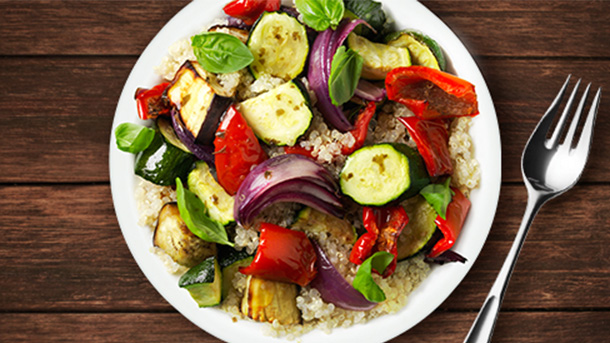 roastedsummervegetablesquinoasalad
