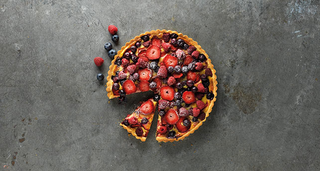 fs105290sweetshortcrustsummerberrytart