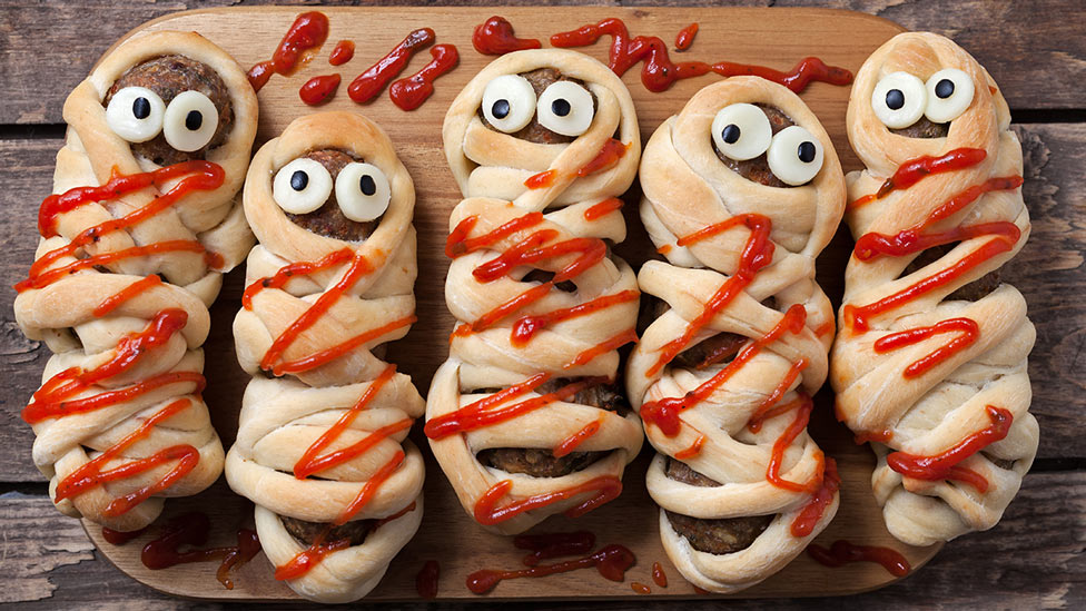 sausage-mummies-new-world