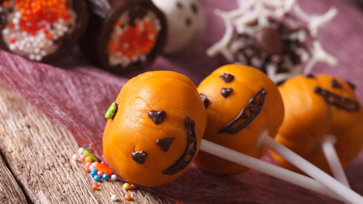 How To Make Cake Pops From Cake Crumbs
