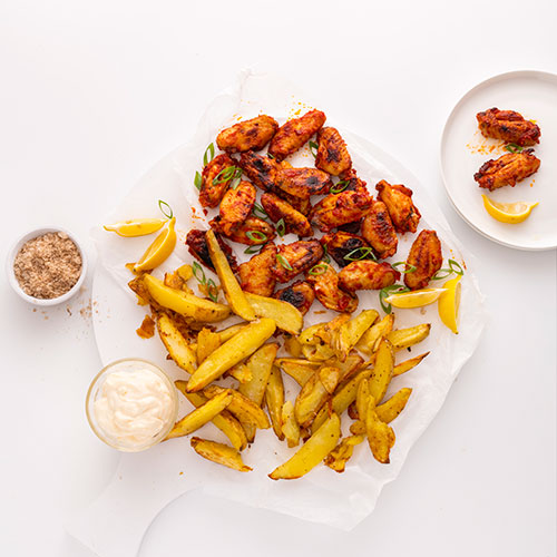Buffalo wings and chunky chips